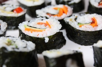 Do vegetarian eat sushi? (Great Explanation)